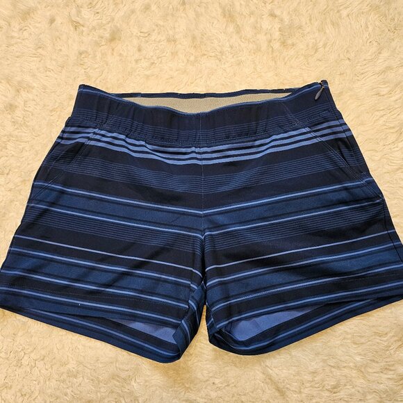 Under Amour Women's Blue Strips Team Chino Golf Fitted Shorts Size: 8 - Picture 2 of 7